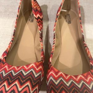 Multicolored ballet flats